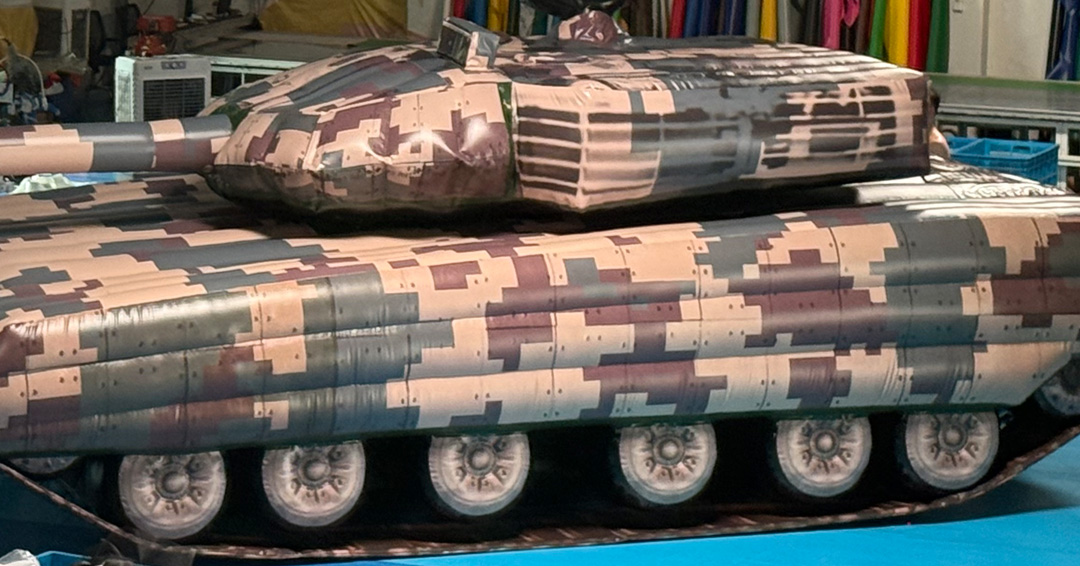 Inflatable military decoy tank